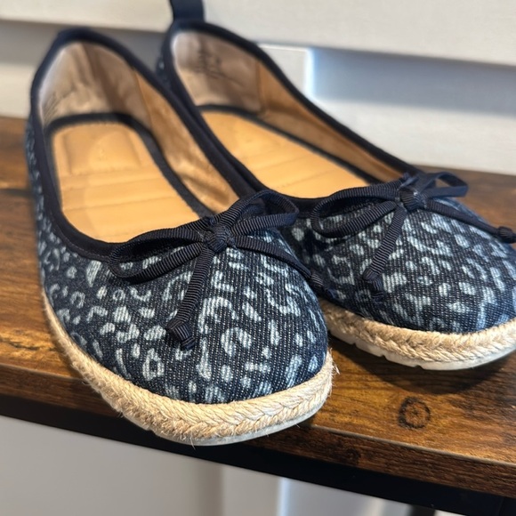 Kelly & Katie flats size 7 blue leopard print and twine accents by sole - Picture 2 of 7